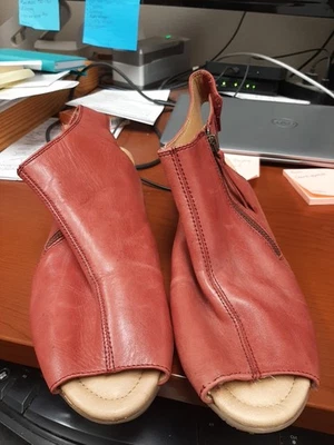 Earth Kristy Red Leather Peep Toe Slingback Sandals Booties back zip Size 9.5 - Image 1 of 4