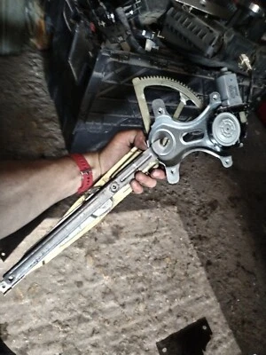 2002 TOYOTA PRIUS MK1 Nsf Passageiro MOTOR REGULADOR DE JANELA FRONTAL LATERAL - Imagem 1 de 4