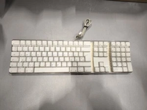 Apple A1048 USB Tastatur - Gebraucht, Gebrauchsspuren, Keine Zubehörteile - Bild 1 von 14