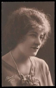 Art Deco 1920s original vintage photo postcard romance lady pearls necklace - Picture 1 of 2