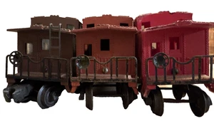Lot of 3 Lionel Train Cabooses – #6457 Illuminated, #6257, #2257 – Untested - Picture 1 of 8