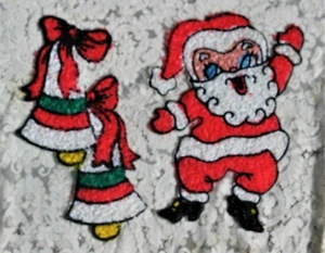 Colgantes de pared de plástico fundido vintage de 1970 para Santa y campanas de Navidad - Imagen 1 de 4