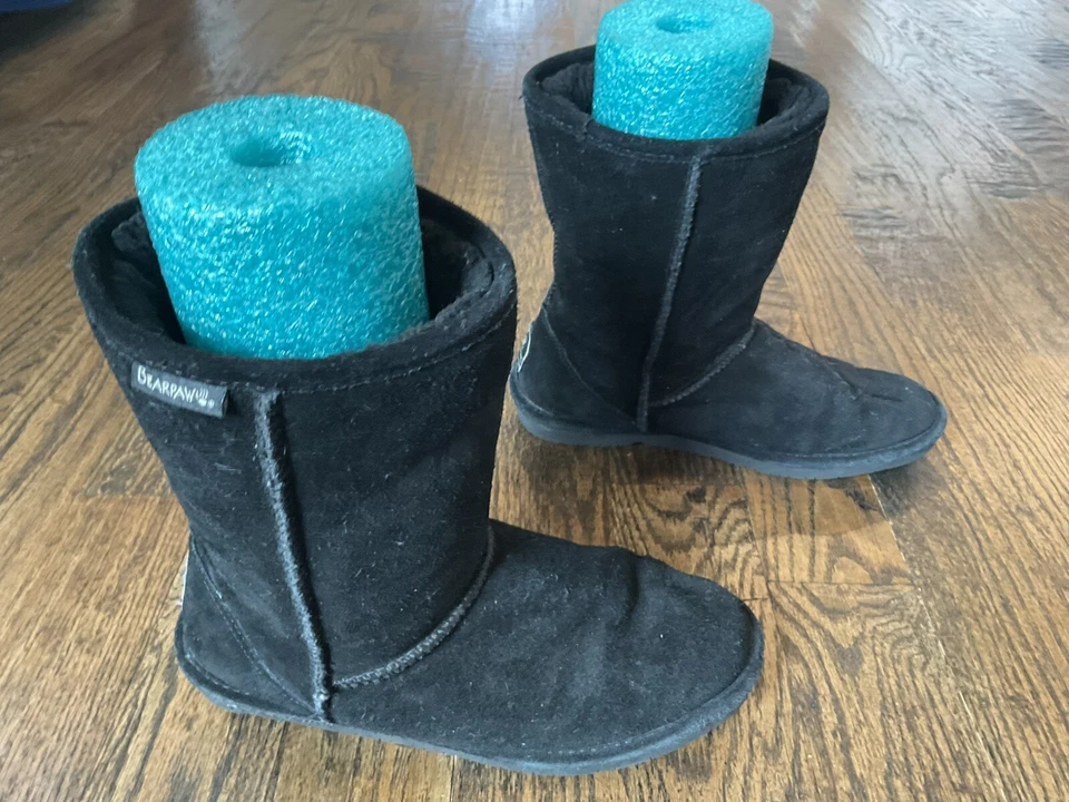 Bearpaw Elle Short Boot Black Fur Lined Pull On Winter Boots Women's US Size 9 - Image 1 of 4