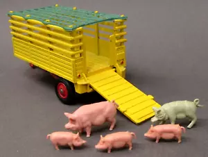 Corgi 58 BEAST CARRIER TRAILER w/5 pigs farming 1/43 diecast ex/nm - Picture 1 of 6