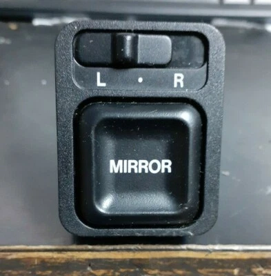 2002 ISUZU RODEO POWER SIDE MIRROR SWITCH~ B39 - Image 1 of 2