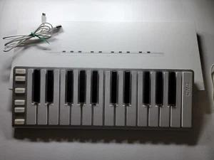 CME Xkey Air 25 Bluetooth MIDI Controller Keyboard - Picture 1 of 4