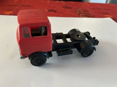 Camion Mercedes 1/24 Plastiques  - Photo 1/4