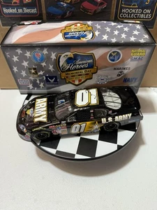 Mark Martin #01 Army American Heroes 2007 1/24 Nascar Diecast - Picture 1 of 12