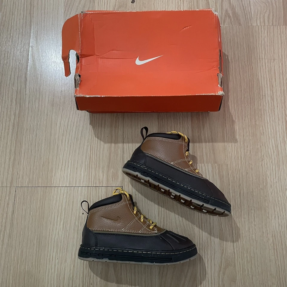 De Colección Nike ACG Woodside Botas Altas Pato para Niños Unisex Talla 9.5C 415080 -200 NUEVAS Foto 1 de 4