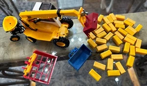 Britains Farm Tractor 9519 JCB Loadall Yellow & White + Accessories 1984 - Picture 1 of 12