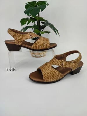 SAS Women's Gold Tripad Comfort Slingback Patent Leather Sandals Size 8.5 US - Image 1 of 4