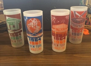 Juego de 4 vasos de vidrio esmerilado vintage de la Feria Mundial de Nueva York 1964-1965 - Imagen 1 de 12