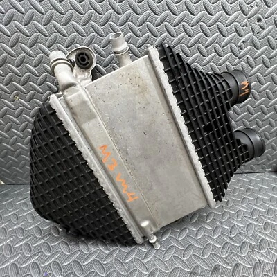 Intercooler de aire de carga de 6 cilindros OEM BMW F80 M3 F82 M4 F87 S55 2015-2020 Foto 1 de 4