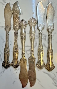 Juego de 6 cuchillos esparcidores de mantequilla planos de uva vintage Rogers Bros 1847 sin mono - Imagen 1 de 6