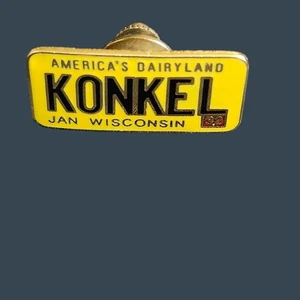 Pin de solapa de matrícula de Wisconsin vintage "KONKEL" Americas Dairyland - Imagen 1 de 3