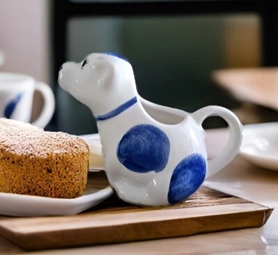 Linda jarra/crema vintage pintada a mano de cerámica sentada de leche de vaca Foto 1 de 4