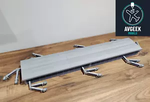 LARGE AIRPORT TERMINAL BUILDING + EXTENDING BRIDGES Model 1:400 Scale Diorama - Picture 1 of 16