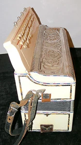 ANTICA FISARMONICA MUSICALE A BOTTONI ITALIA MADE IN ITALY R.A.F. - Foto 1 di 12