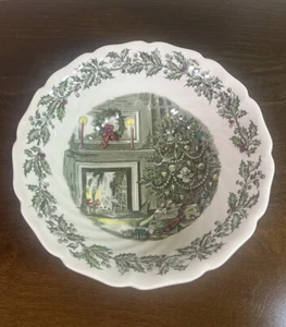 VTG Johnson Brothers Merry Christmas 8 1/4” Round Scalloped Vegetable Bowl EUC - Picture 1 of 9