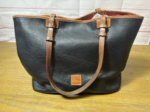 Dooney And Bourke Umhängetasche Pebble Grain Schwarz Vintage - Bild 1 von 24