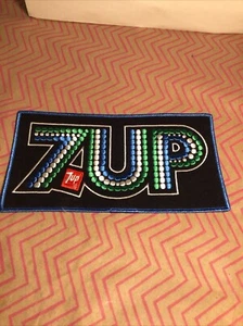 Vintage 7up Insegna Patch Soda NOS Nuovo Vecchio Stock Driver’s Shirt Patch Grande - Foto 1 di 10