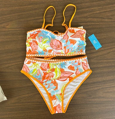 NWT Cupshe Bikini Set Medium Tropical Leaf Scallop Trim Lace Up Back Bandeau - Image 1 of 4