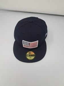 Cappello New Era Adulto Bandiera USA 59Fifty Snap Back Fitted - Taglia 7 3/8 Blu Scuro... - Foto 1 di 7