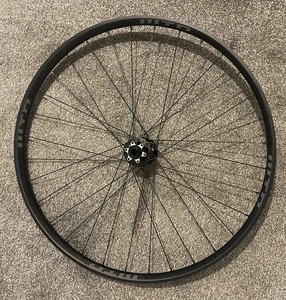 WTB KOM Light i25 on WTB BOOST Front hub 29" 622x25 15 x 110mm MTB - Picture 1 of 10
