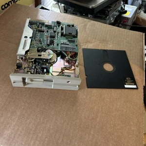 Lecteur de disquettes YE Data YD-380B 1,2 Mo 5,25 (5 1/4") - Testé et fonctionnel - Photo 1/12