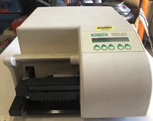 Bio Rad Modell 1575 Immunowash Mikroplatten-Waschmaschine (ih015) - Bild 1 von 4
