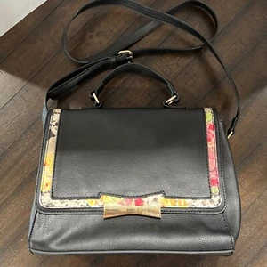 Betsey Johnson Black Top Handle Flap Crossbody Bag Floral Print - Picture 1 of 4