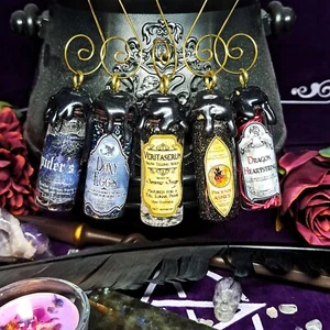 Handmade Faux Potion bottle hanging ornaments set Tree Decorations HP Potter - Foto 1 di 8