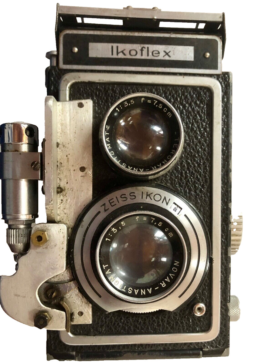 Zeiss Ikon Ikoflex TLR Camera with Novar Anastigmat 75mm f3 Zeiss Ikon Ikoflex TLR Camera with Novar Anastigmat 75mm f3
