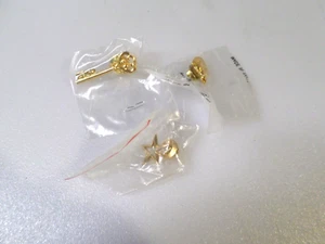 LOT OF 3 - AVON SKELETON KEY SHAPED PIN / STAR / AVON CALLING / LEPEL PINS - Picture 1 of 4