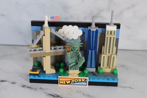 LEGO CREATOR 40519 New York Skyline Postcard Complete Assembled Statue Liberty - Picture 1 of 3