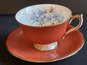 Juego de platillos para taza de té Aynsley porcelana de hueso rojo coral con flores - Imagen 1 de 5