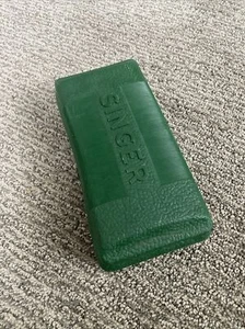 Estuche de plástico con ojales Singer 160506 vintage de 7” X 3” X 2 almacenamiento de costura profunda - Imagen 1 de 6