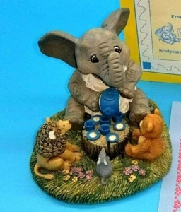 1996 Colección Hamilton Peanut Pals Elephant "Shall I Pour" RARO inc papeleo - Imagen 1 de 8