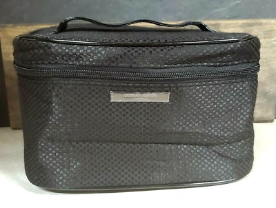 Giorgio Armani Cosmetics ~ Estuche Bolsa Cosméticos Maquillaje Lado Suave Tamaño Mediano Foto 1 de 4