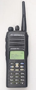 Motorola HT1550 XLS UHF 450-527 MHz 255 Channel Front Panel Programmable GMRS - Picture 1 of 10