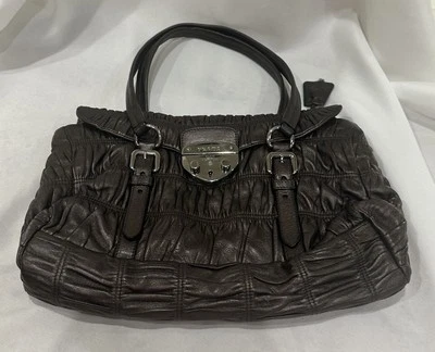 Bolso de Mano PRADA Nappa Gaufre’ Graphite Mordore’ Cert. de Auth. BR3971 Precioso Foto 1 de 4