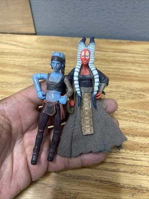 Figuras de acción de Star Wars: Aayla Secura y Shaak Ti Hasbro 2004 Foto 1 de 4