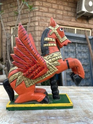 Hermosa figura de caballo ala mecedora pintura tallada a mano de madera antigua Foto 1 de 4
