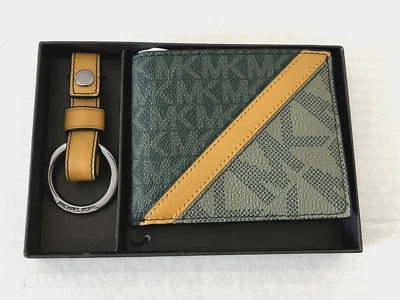 New Michael Kors Cooper Men's Billfold Wallet with Key Fob Olive / Army Green - Image 1 of 4