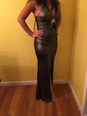 $398 NUEVO CON ETIQUETAS ZAFIRO Gris Lámina Faviana Baile de graduación/Concurso/Vestido Formal/Vestido 6225 Talla 2 Foto 1 de 4