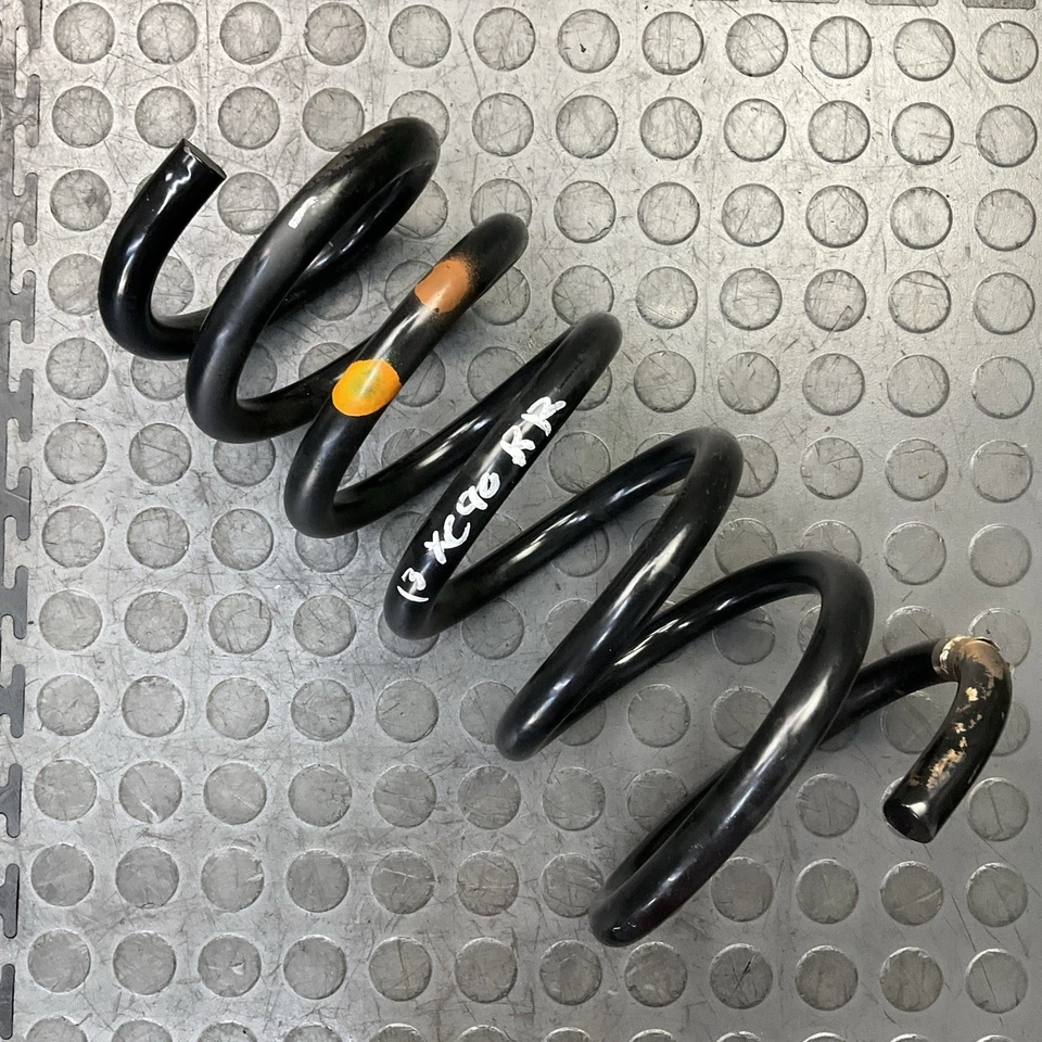 Muelle helicoidal de suspensión lateral derecho trasero Volvo XC90 2009-2013 FABRICANTE DE EQUIPOS ORIGINALES Foto 1 de 4