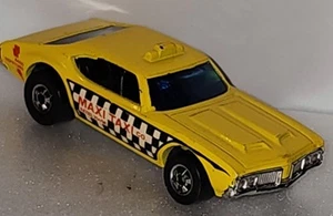 Maxi taxi amarillo Hot Wheels Redline Olds 442 1969 vintage - Imagen 1 de 6