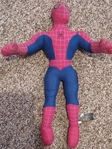 Muñeca Spiderman de peluche 15 pulgadas de alto.usada pero en buen estado - Imagen 1 de 5