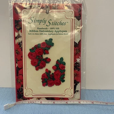 Apliques de bordado de cinta 100 % seda Simply Stitches rosas rojas Foto 1 de 4