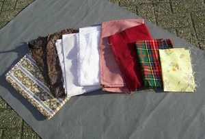 Stoffreste Paket Blumen weiss rot Bezug bunt uni rosa kariert Kissen Stuhl Reste - Bild 1 von 23